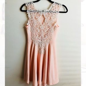 Backless lace summer dress